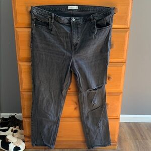 A&F womens 90’s straight ultra high rise jean